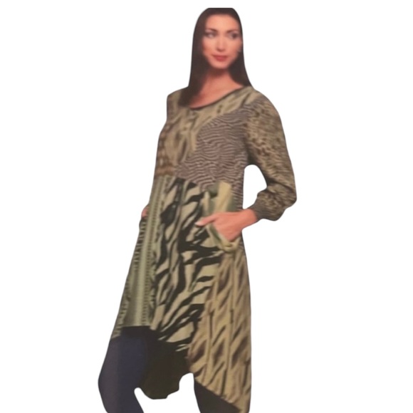 Sacred Threads Tops - NWT.  L/XL. Patchwork Sacred Threads Tunic CL/GR06.   222625